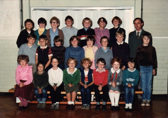 Brymbo Junior School 1981-1982 approx. Back row: Paul Edwards, Fiona Lewis, 
